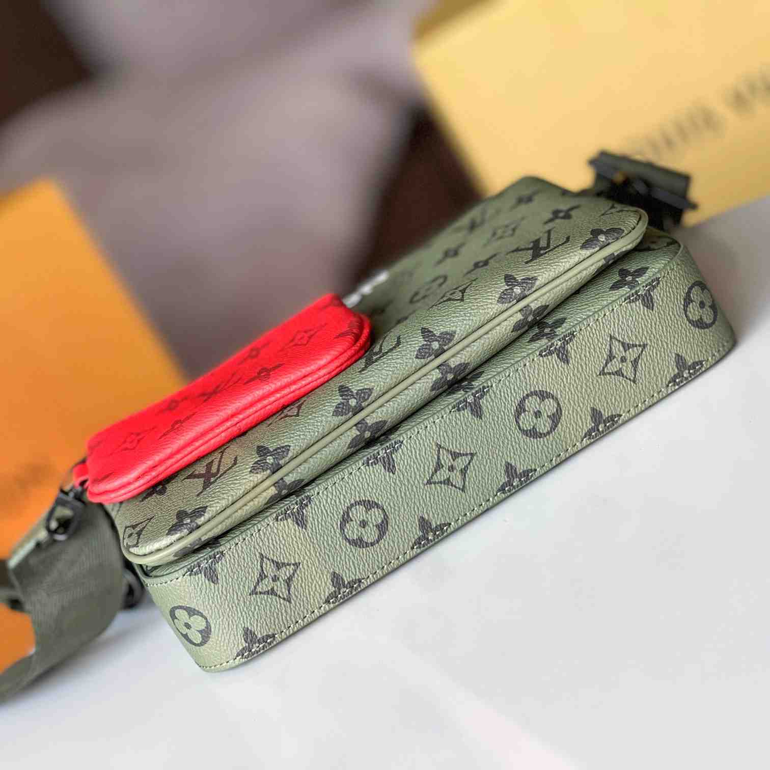 Louis Vuitton Trio Messenger   M23783 - PerfectKickZ
