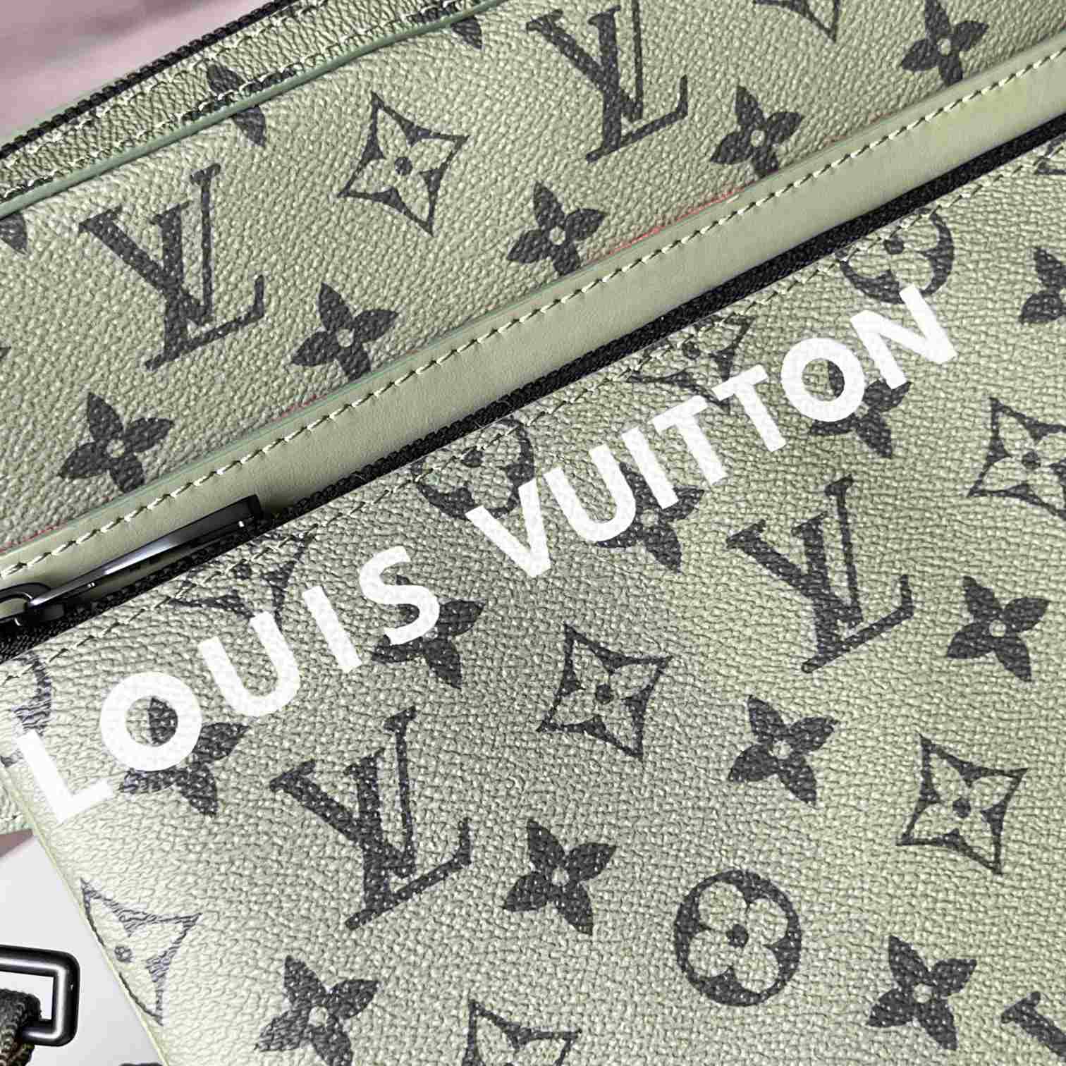 Louis Vuitton Trio Messenger   M23783 - PerfectKickZ