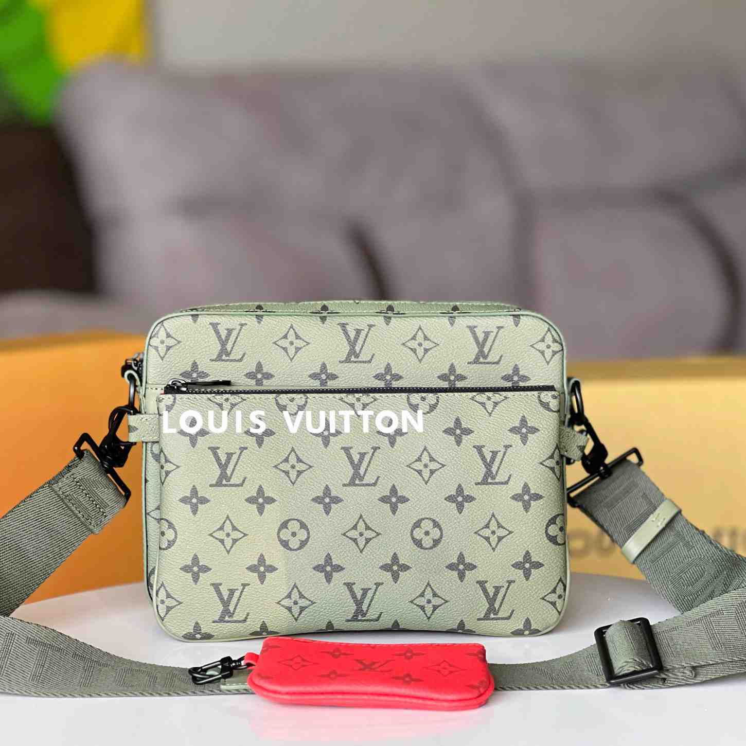 Louis Vuitton Trio Messenger   M23783 - PerfectKickZ