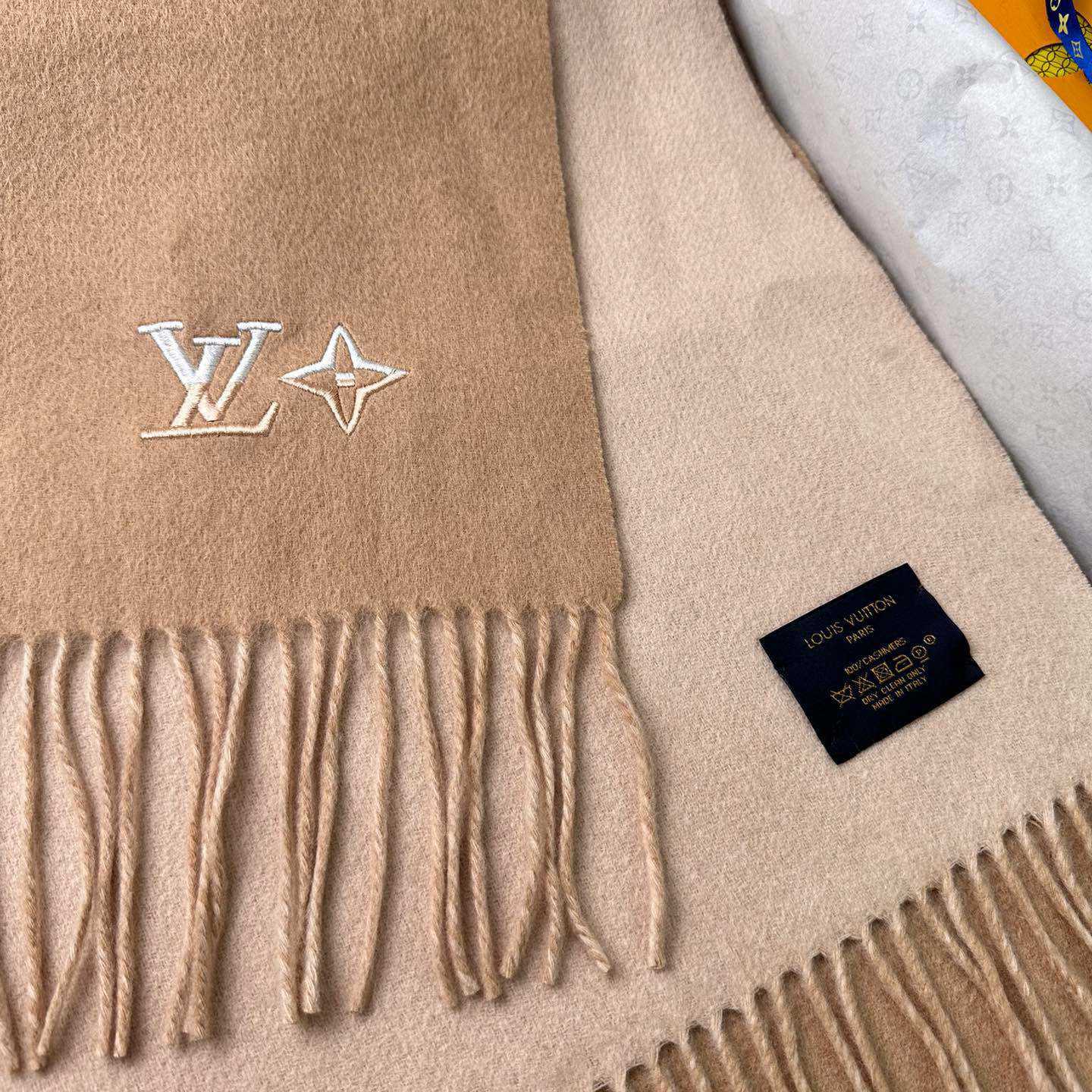 Louis Vitton LV Dual Scarf - PerfectKickZ