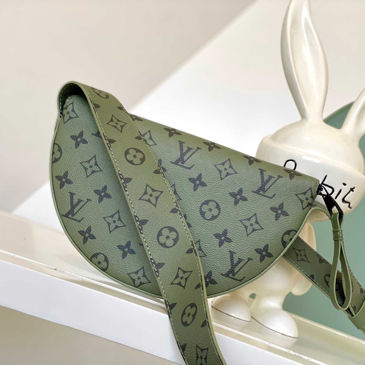Louis Vuitton LV Moon Crossbody (24.5 x 16 x4.5cm)  M23838 - PerfectKickZ