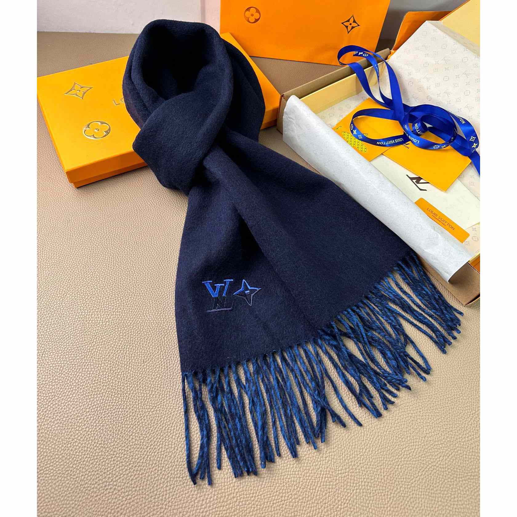Louis Vitton LV Dual Scarf - PerfectKickZ