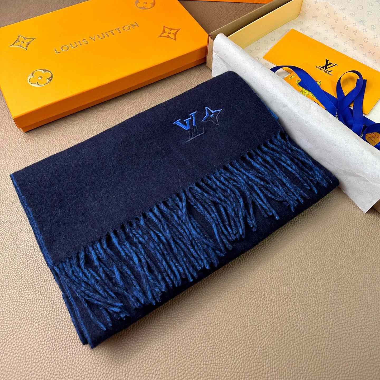 Louis Vitton LV Dual Scarf - PerfectKickZ