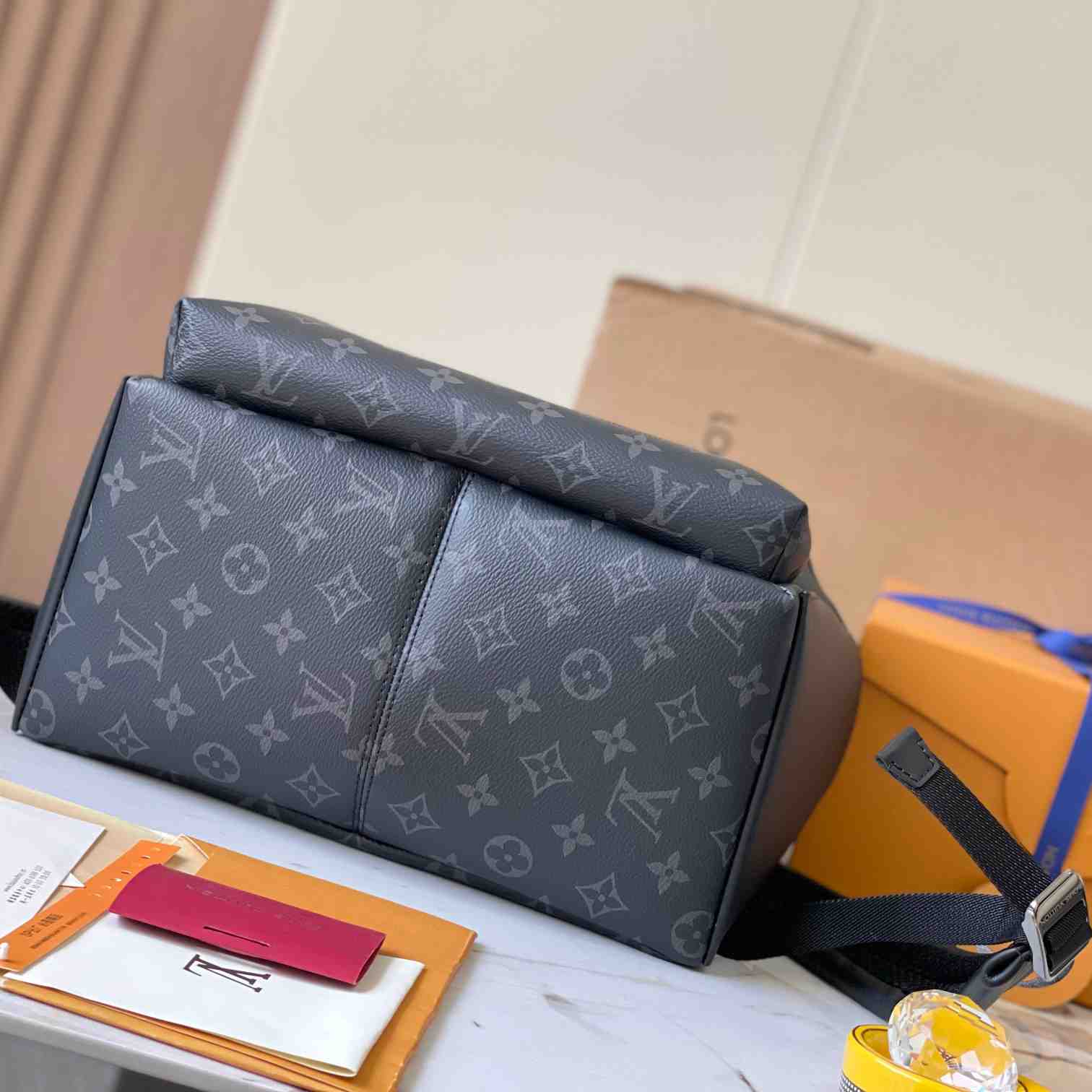 Louis Vuitton Discovery Backpack PM  (29*38*20cm)     M22558 - PerfectKickZ