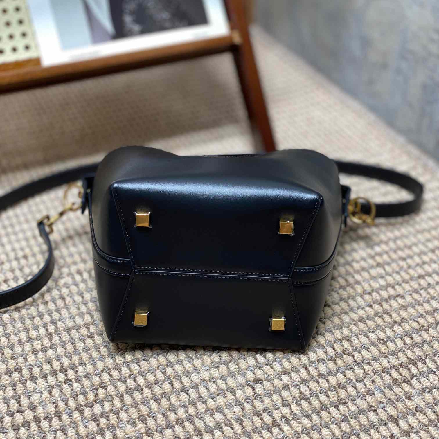Saint Laurent Le 37 Small In Shiny Leather - PerfectKickZ