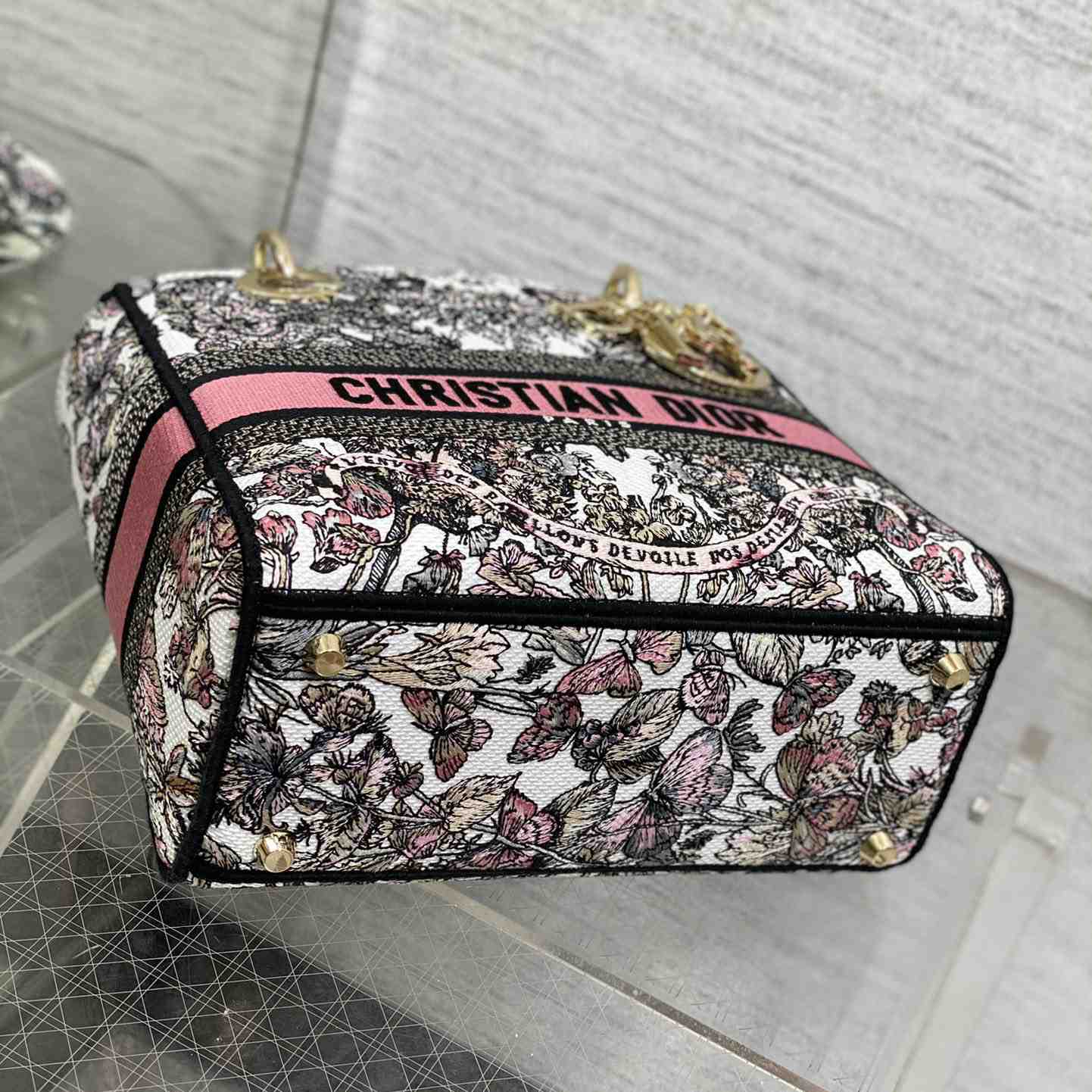 Dior Medium Lady D-lite Bag - PerfectKickZ
