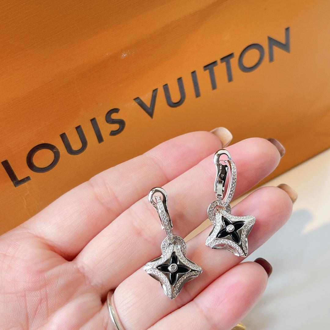 Louis Vuitton Ever Blossom Earrings   Q9696 - PerfectKickZ