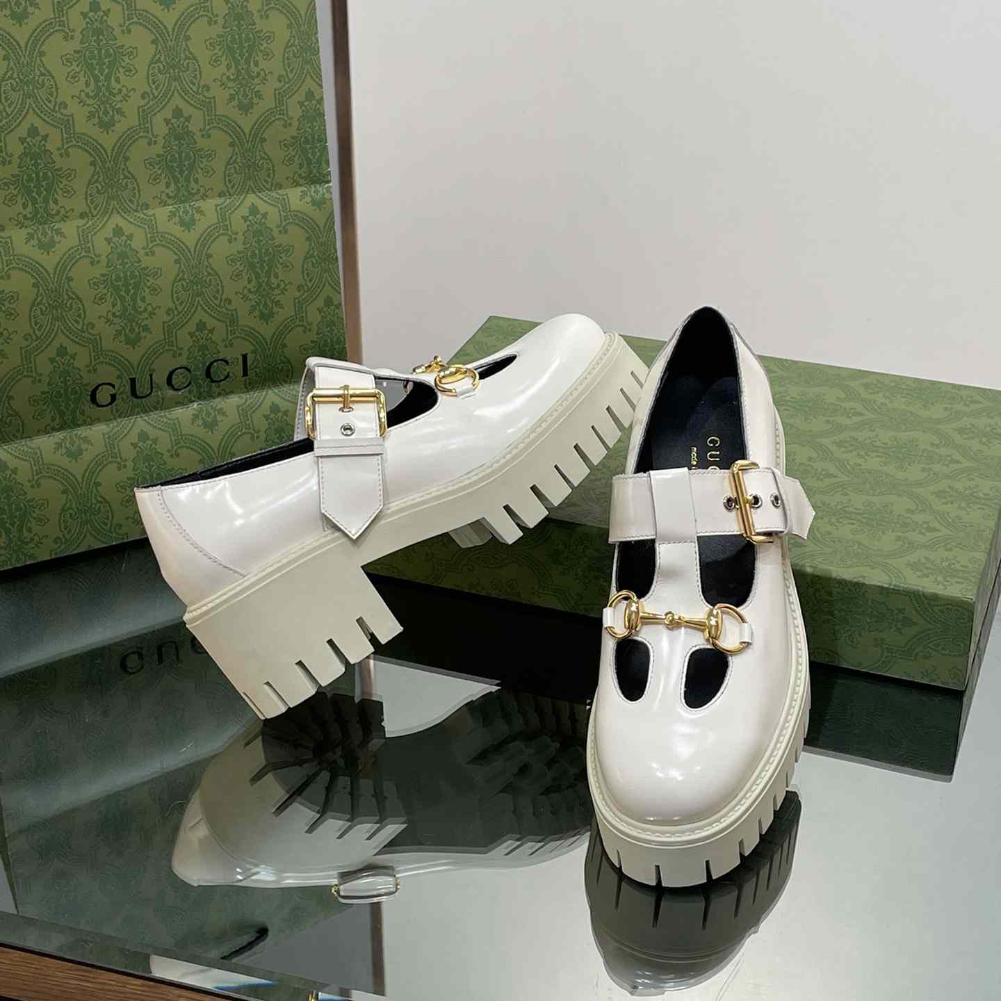 Gucci Women's Loafer With Horsebit - PerfectKickZ