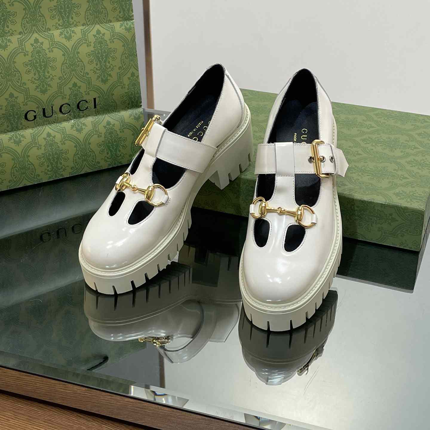 Gucci Women's Loafer With Horsebit - PerfectKickZ