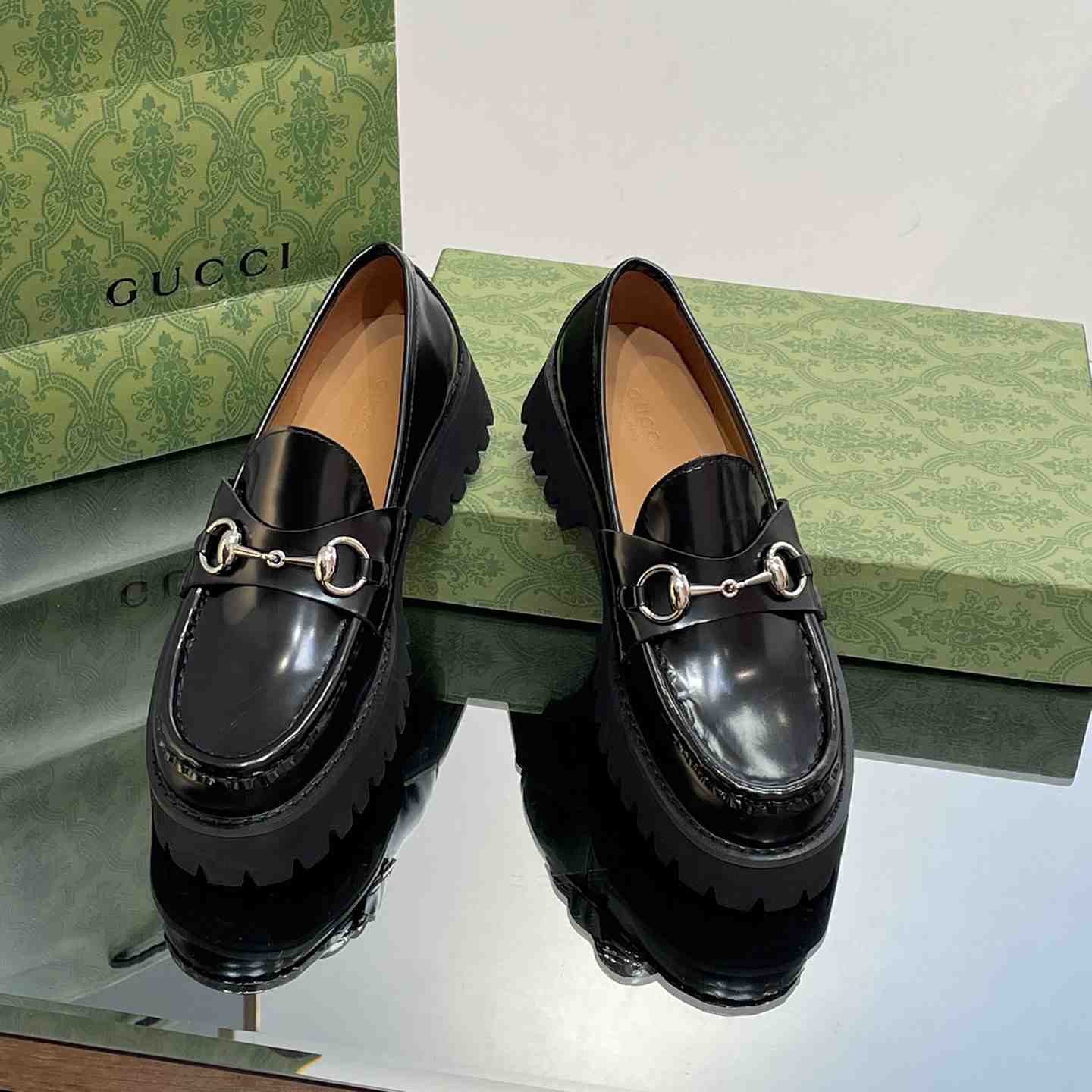 Gucci Women's Loafer With Horsebit - PerfectKickZ