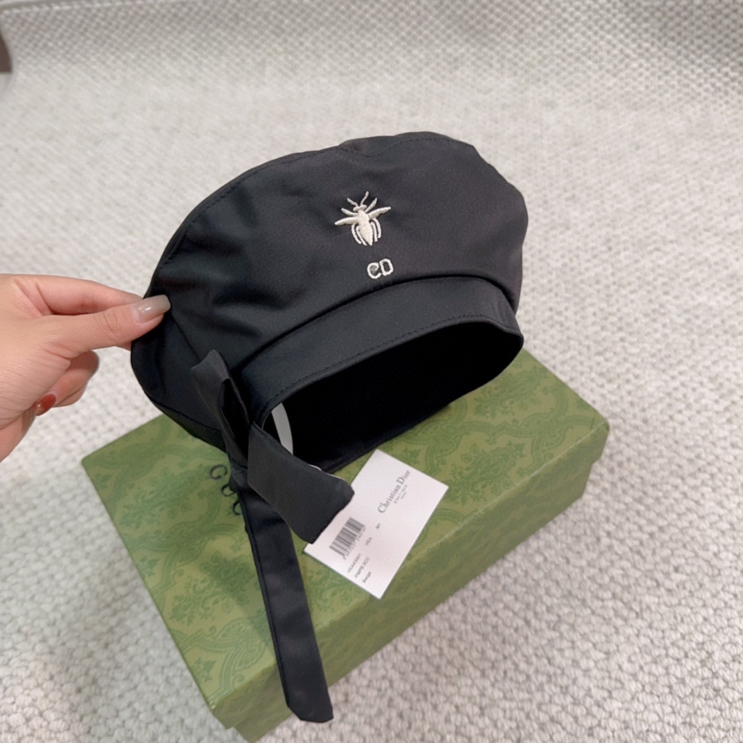 Dior Arty Dior Oblique Beret With Bow - PerfectKickZ