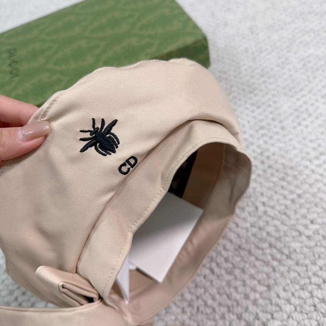 Dior Arty Dior Oblique Beret With Bow - PerfectKickZ