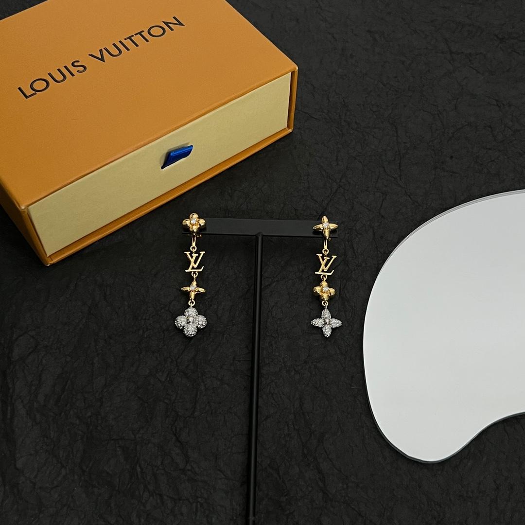 Louis Vuitto LV Gram Earrings - PerfectKickZ