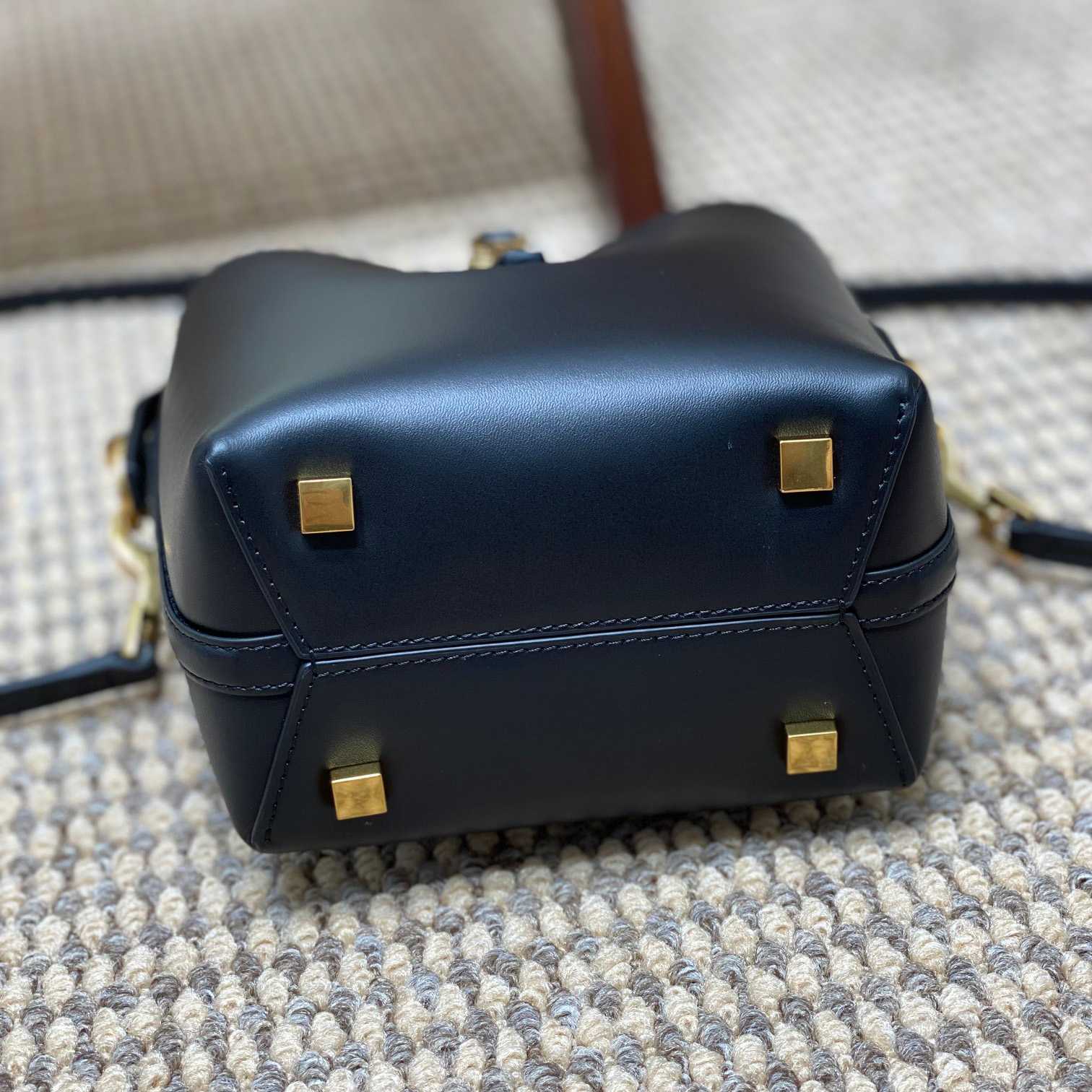 Saint Laurent Le 37 Mini In Shiny Leather - PerfectKickZ