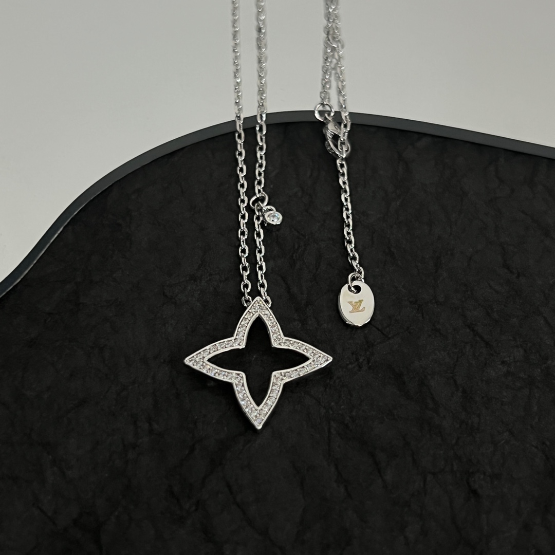 Louis Vuitton Blossom Pendant - PerfectKickZ