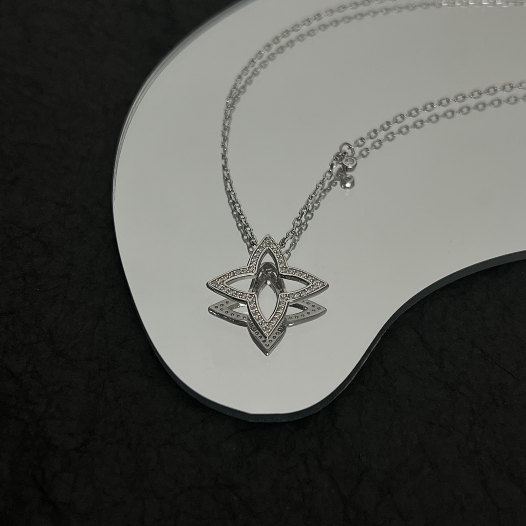 Louis Vuitton Blossom Pendant - PerfectKickZ