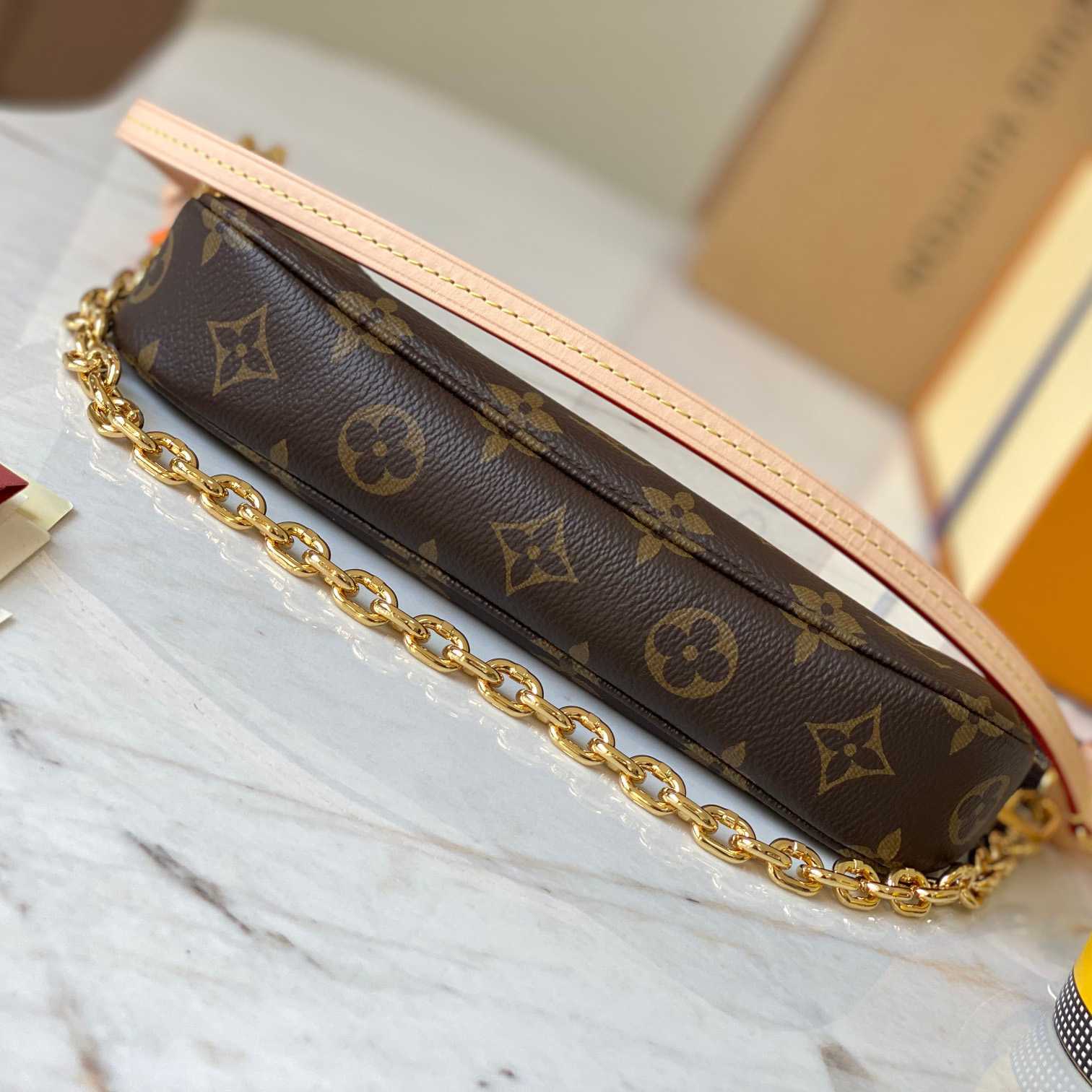 Louis Vuitton Pochette Accessoires  (23.5x13.5x4cm)  M82766 - PerfectKickZ