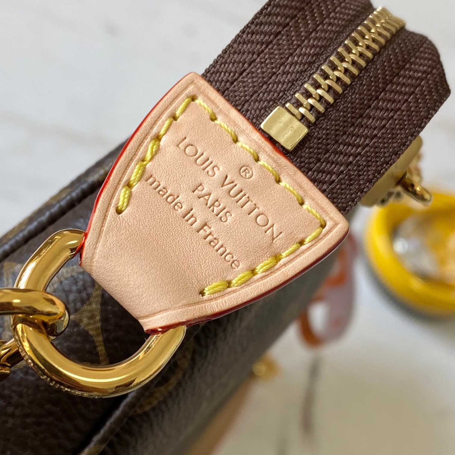Louis Vuitton Pochette Accessoires  (23.5x13.5x4cm)  M82766 - PerfectKickZ