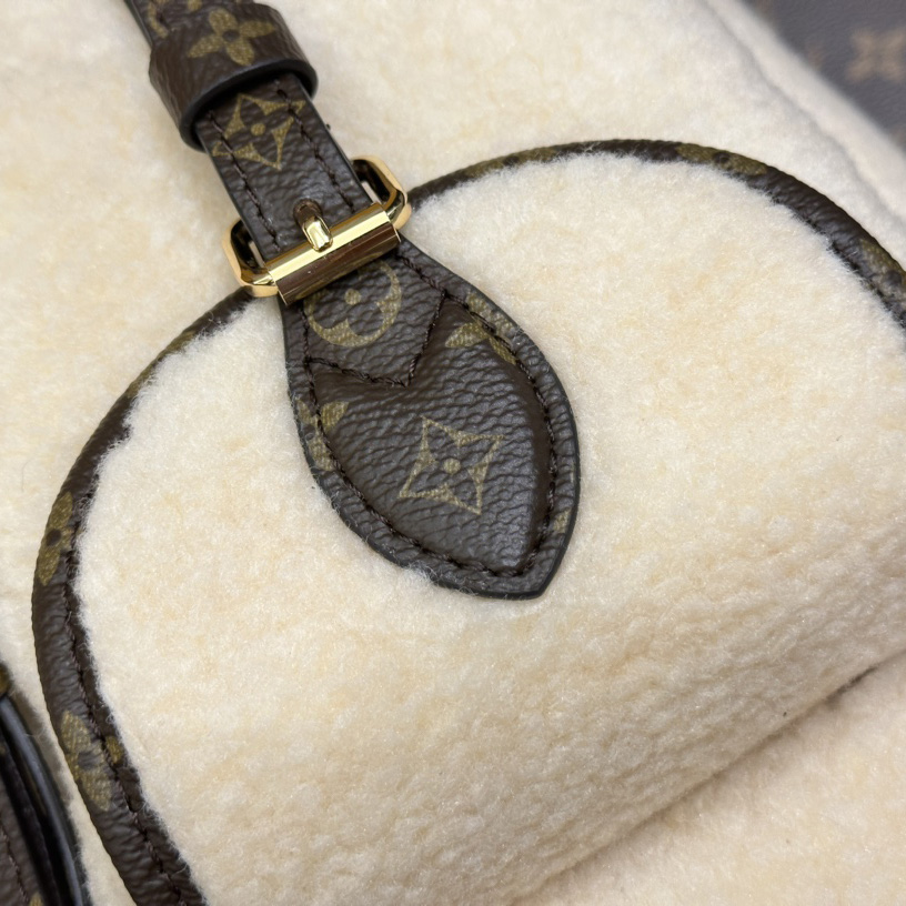 Louis Vuitton LV SKI Backpack   M23384 - PerfectKickZ