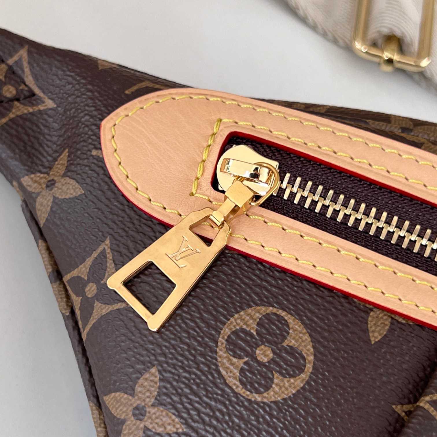 Louis Vuitton High Rise (38×16×8cm)  M46784C - PerfectKickZ