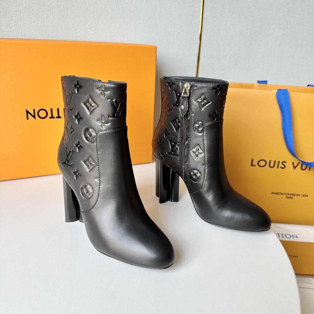 Louis Vuitton Silhouette Ankle Boot - PerfectKickZ