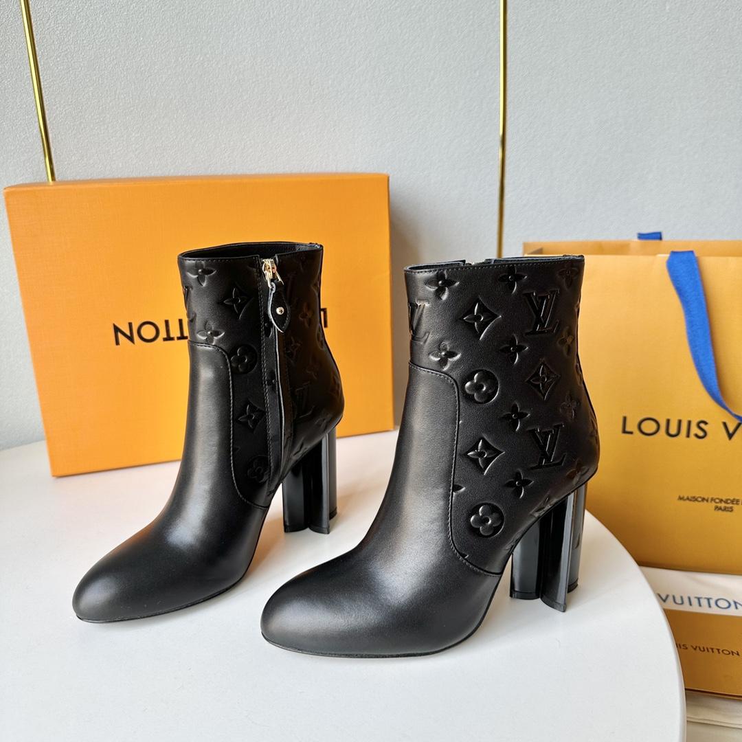 Louis Vuitton Silhouette Ankle Boot - PerfectKickZ