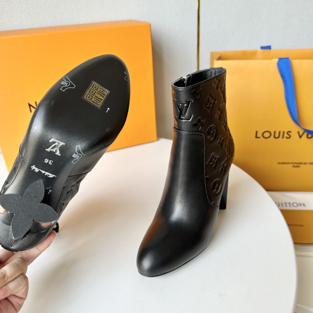 Louis Vuitton Silhouette Ankle Boot - 