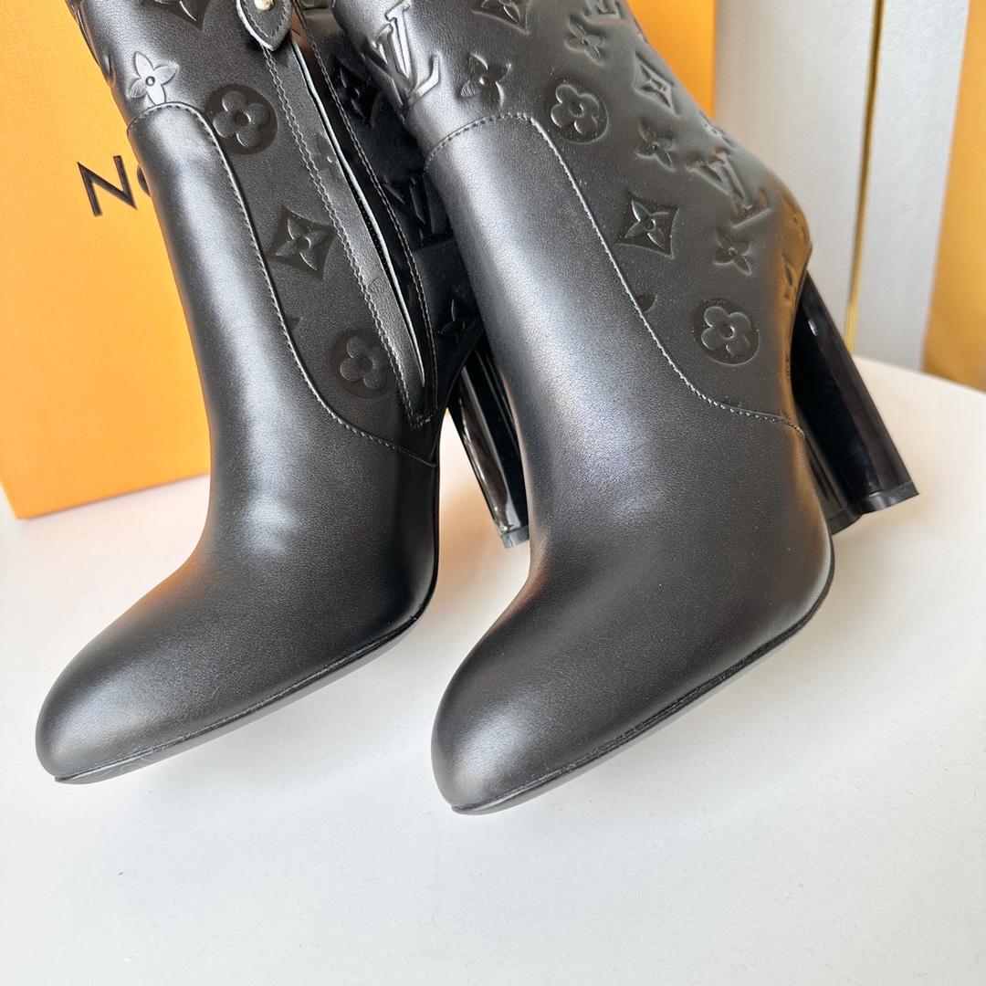 Louis Vuitton Silhouette Ankle Boot - 