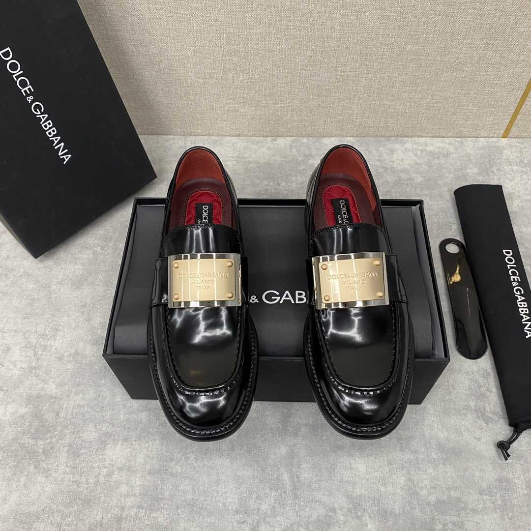 Dolce & Gabbana Bernini Logo-plaque Leather Loafers In Black - PerfectKickZ