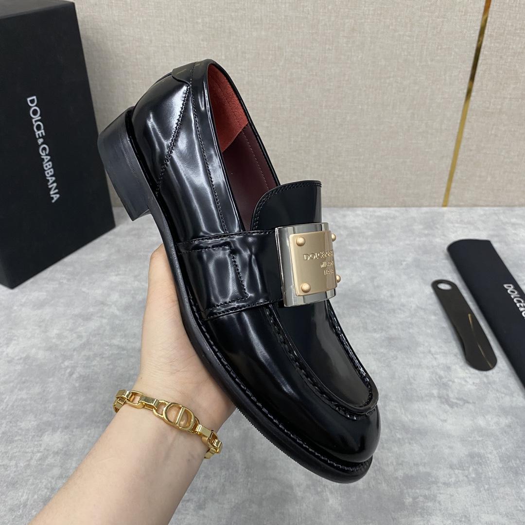 Dolce & Gabbana Bernini Logo-plaque Leather Loafers In Black - PerfectKickZ