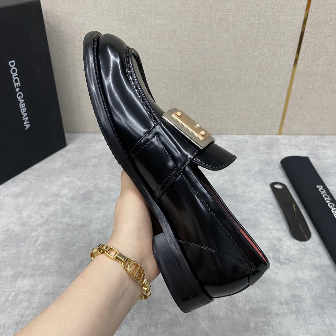 Dolce & Gabbana Bernini Logo-plaque Leather Loafers In Black - PerfectKickZ