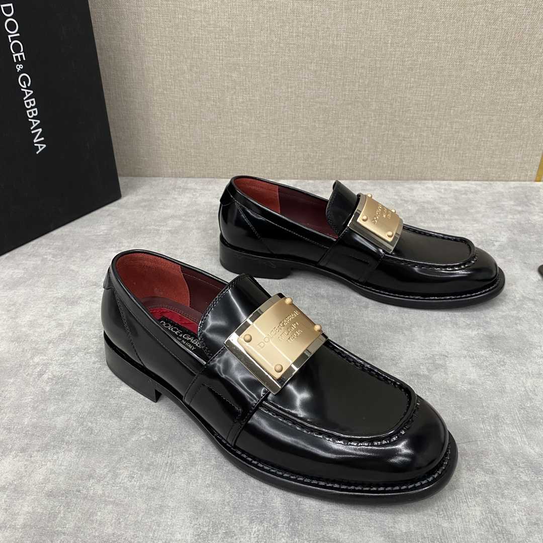 Dolce & Gabbana Bernini Logo-plaque Leather Loafers In Black - PerfectKickZ