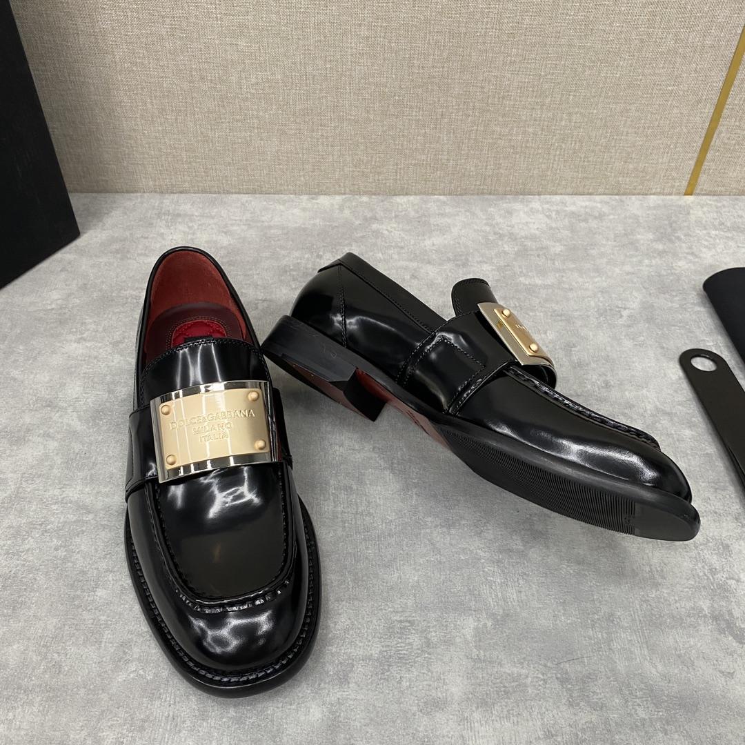 Dolce & Gabbana Bernini Logo-plaque Leather Loafers In Black - PerfectKickZ