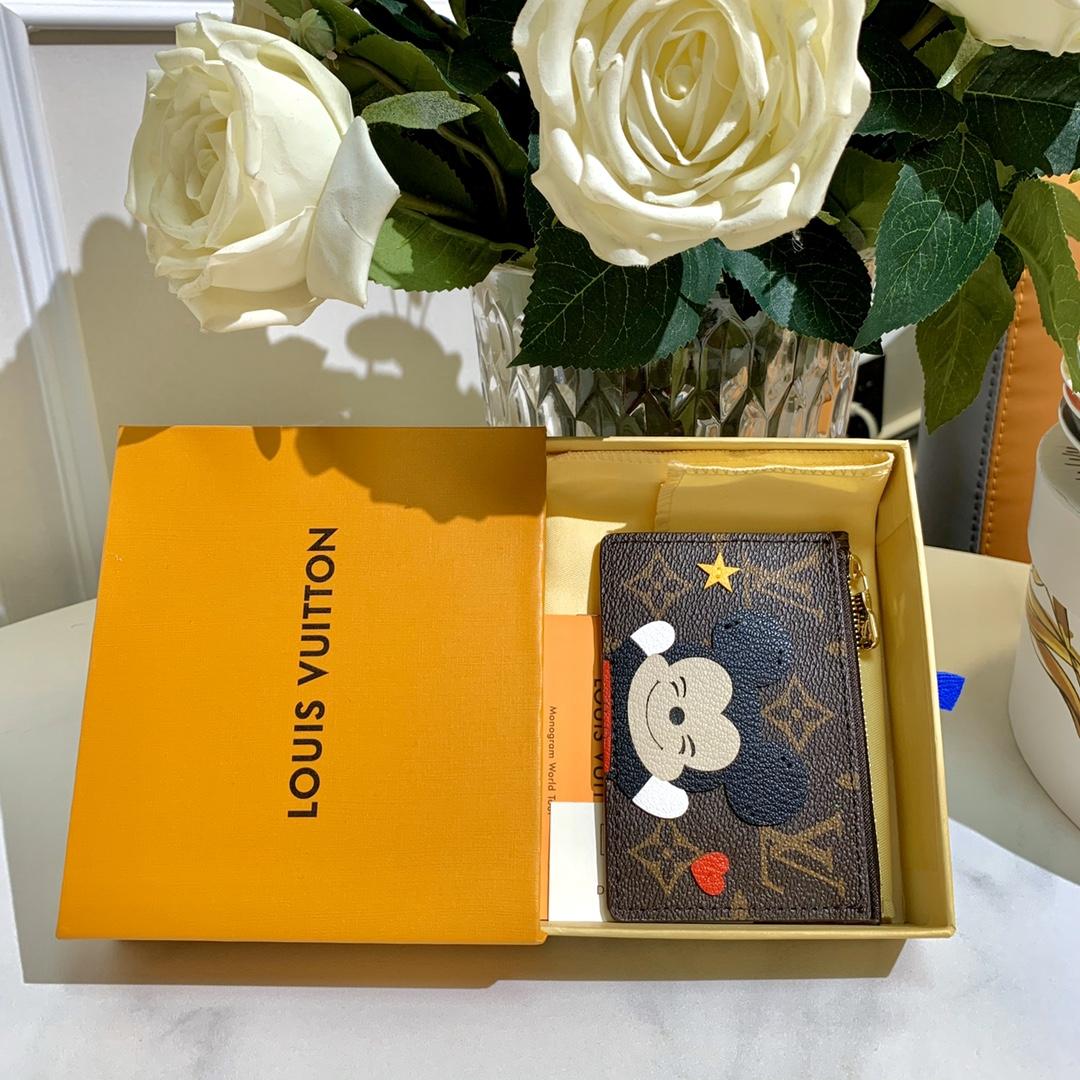 Louis Vuitton Pouch - PerfectKickZ