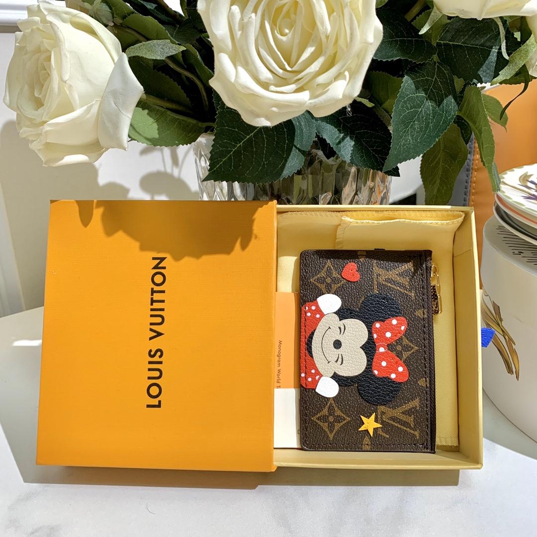 Louis Vuitton Pouch - PerfectKickZ