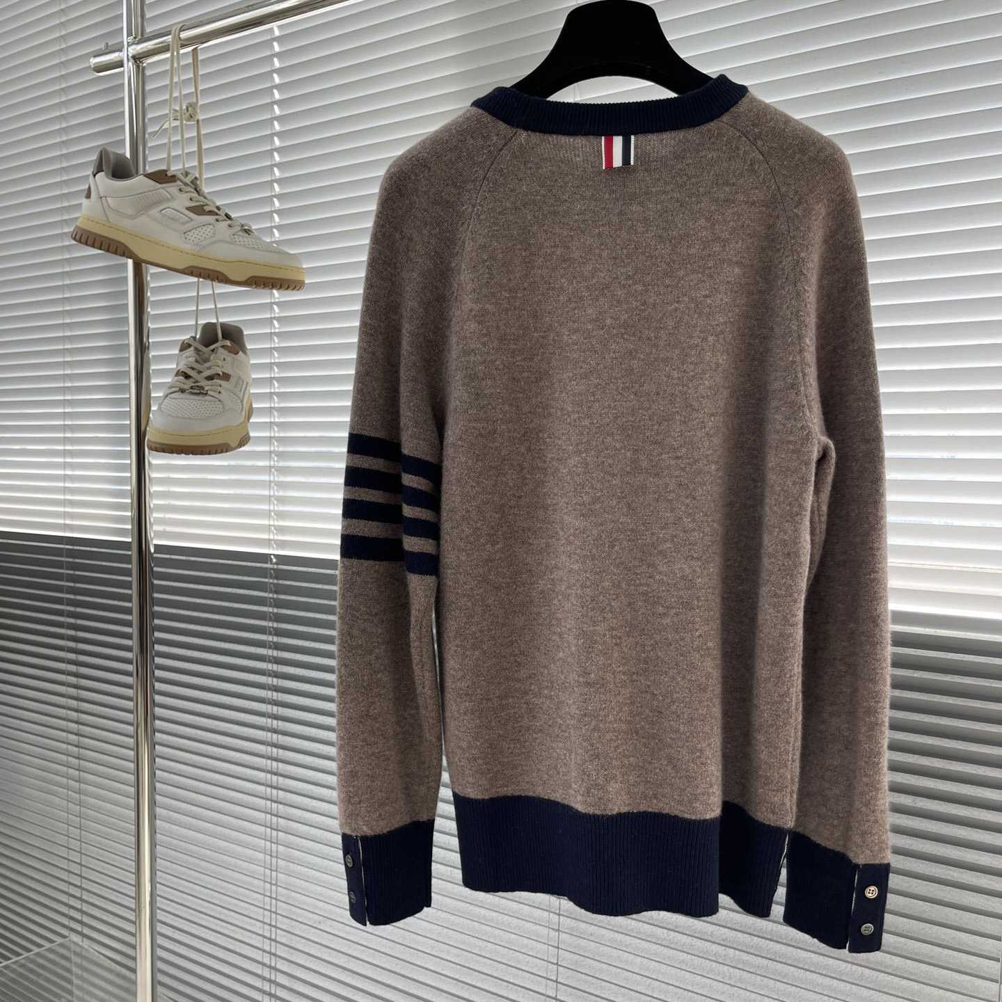 Thom Browne Shetland Wool Raglan 4-bar Crew Neck Pullover - PerfectKickZ