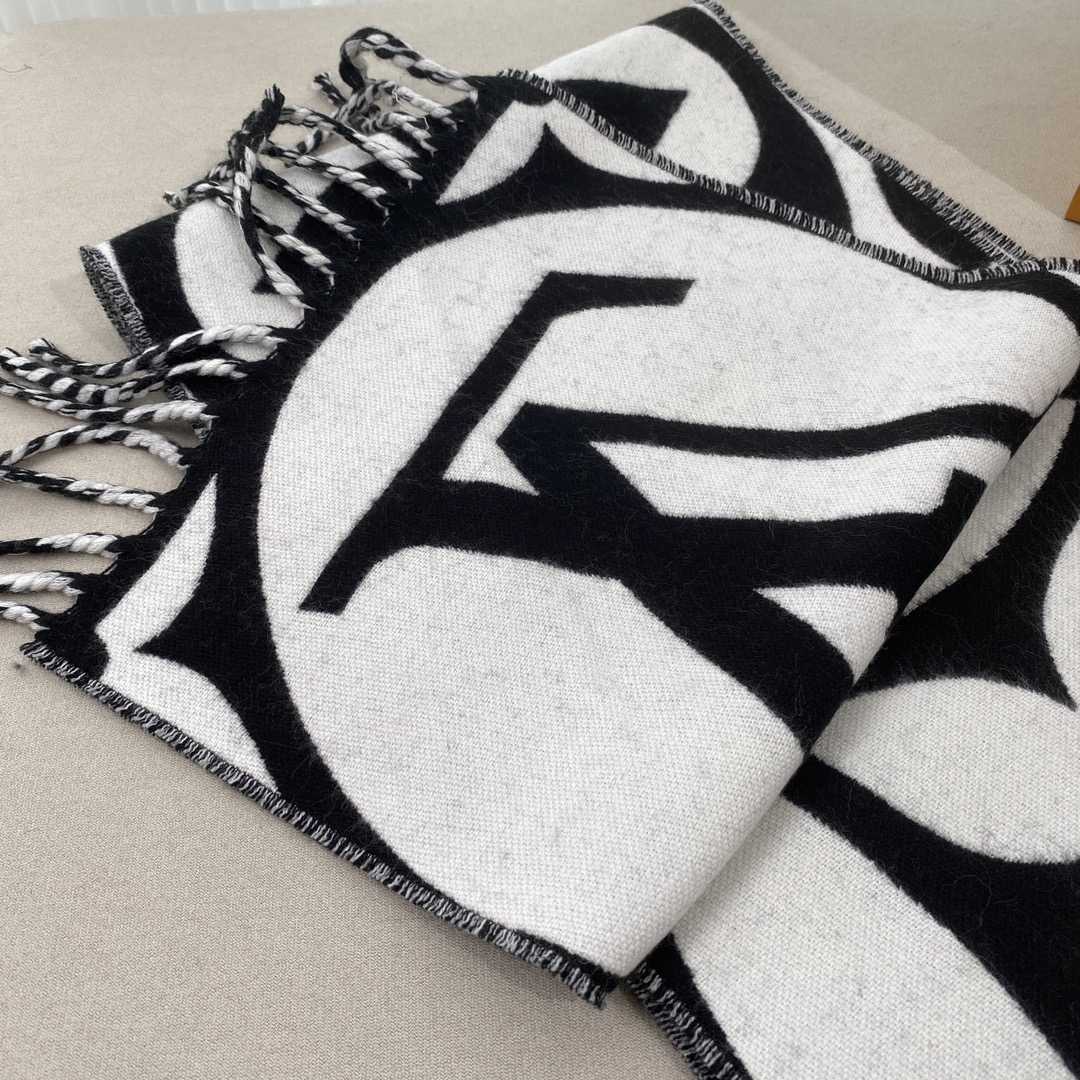 Louis Vuitton LV Medallion Scarf - PerfectKickZ