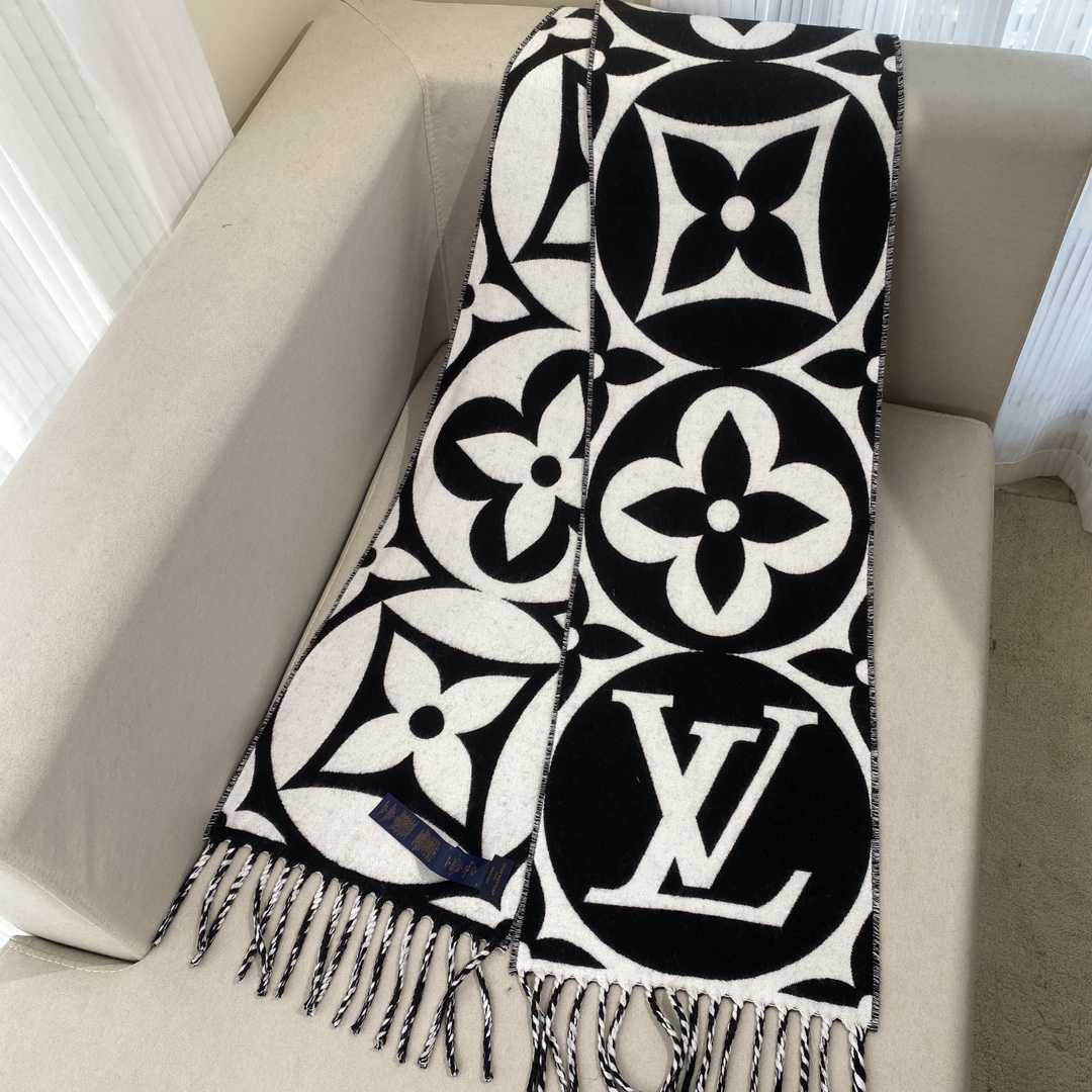 Louis Vuitton LV Medallion Scarf - PerfectKickZ