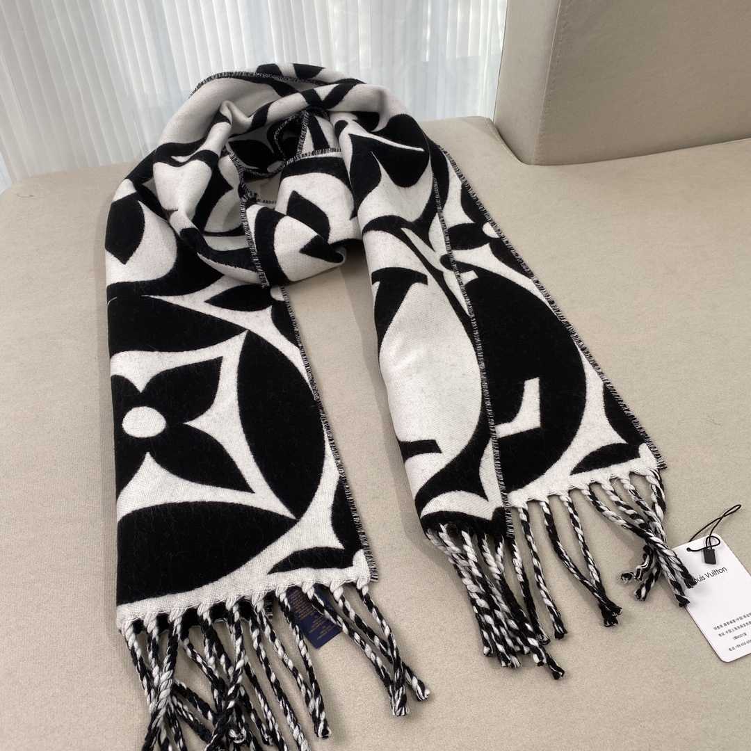 Louis Vuitton LV Medallion Scarf - PerfectKickZ