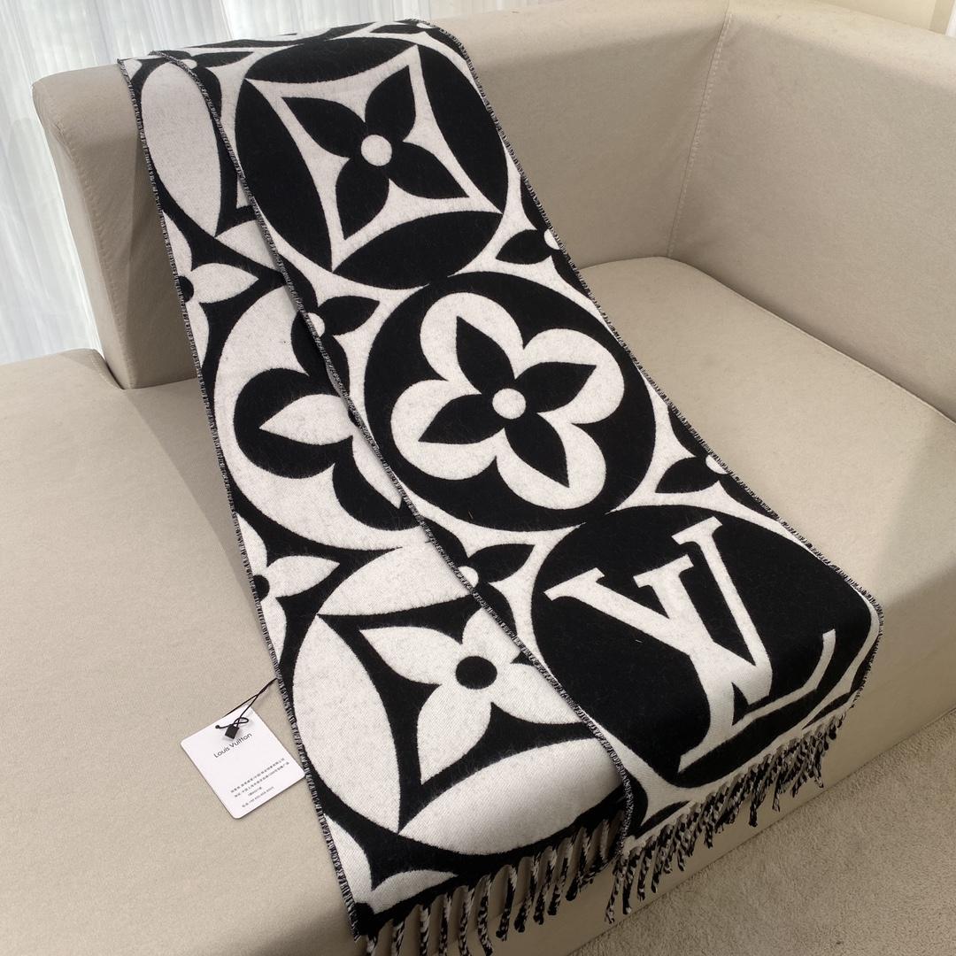 Louis Vuitton LV Medallion Scarf - PerfectKickZ