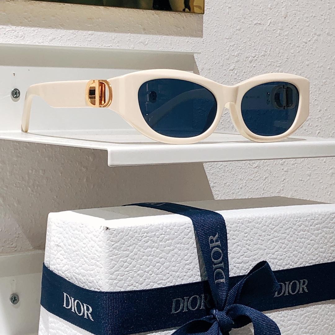 Dior 30Montaigne S9U Sunglasses - PerfectKickZ