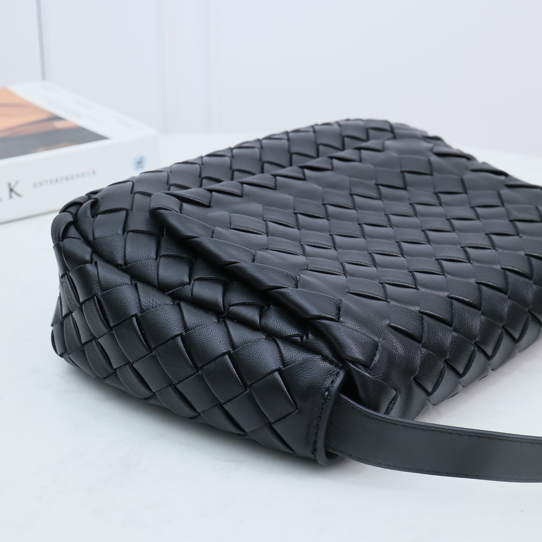 Bottega Veneta Small Cobble Messenger - PerfectKickZ