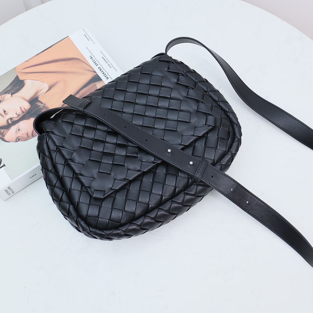 Bottega Veneta Small Cobble Messenger - PerfectKickZ