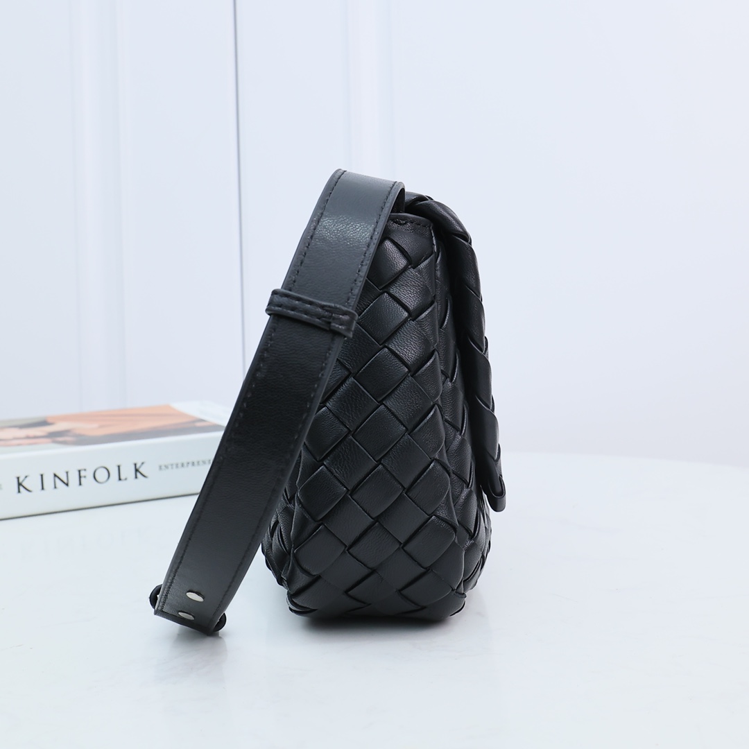 Bottega Veneta Small Cobble Messenger - PerfectKickZ