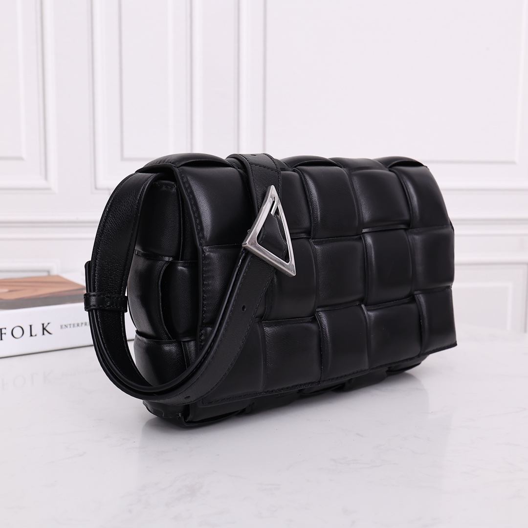 Bottega Veneta Padded Cassette Bag(26*18*8CM) - PerfectKickZ