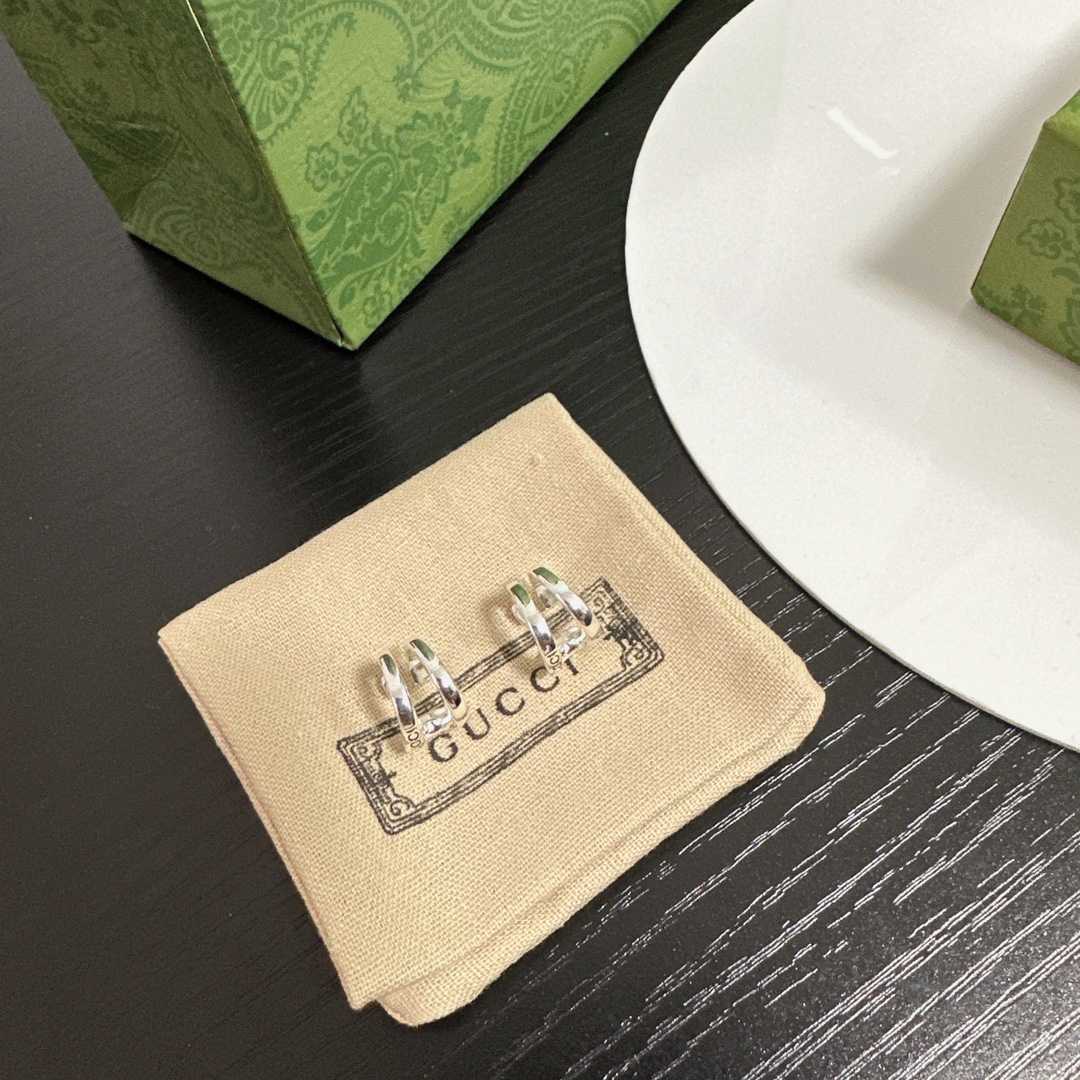 Gucci Wrapped Horsebit Earrings - PerfectKickZ