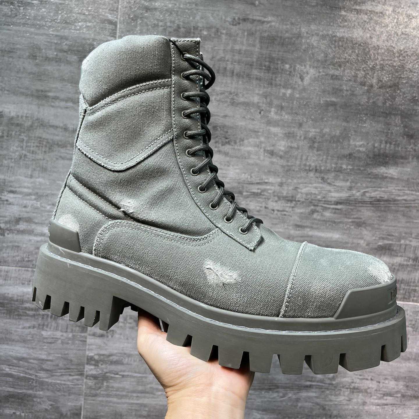 Balenciaga Men's Combat Strike 20mm Boot - PerfectKickZ
