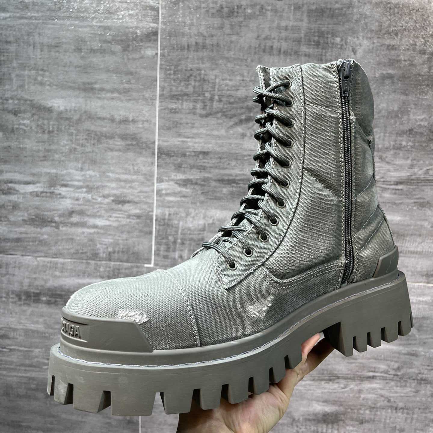 Balenciaga Men's Combat Strike 20mm Boot - PerfectKickZ