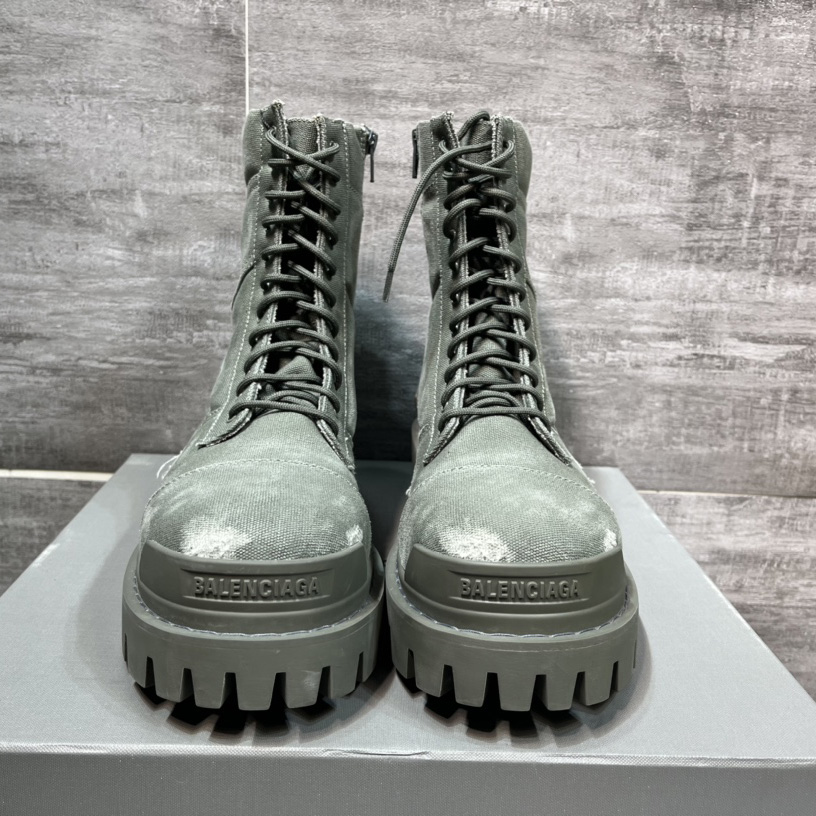 Balenciaga Men's Combat Strike 20mm Boot - PerfectKickZ