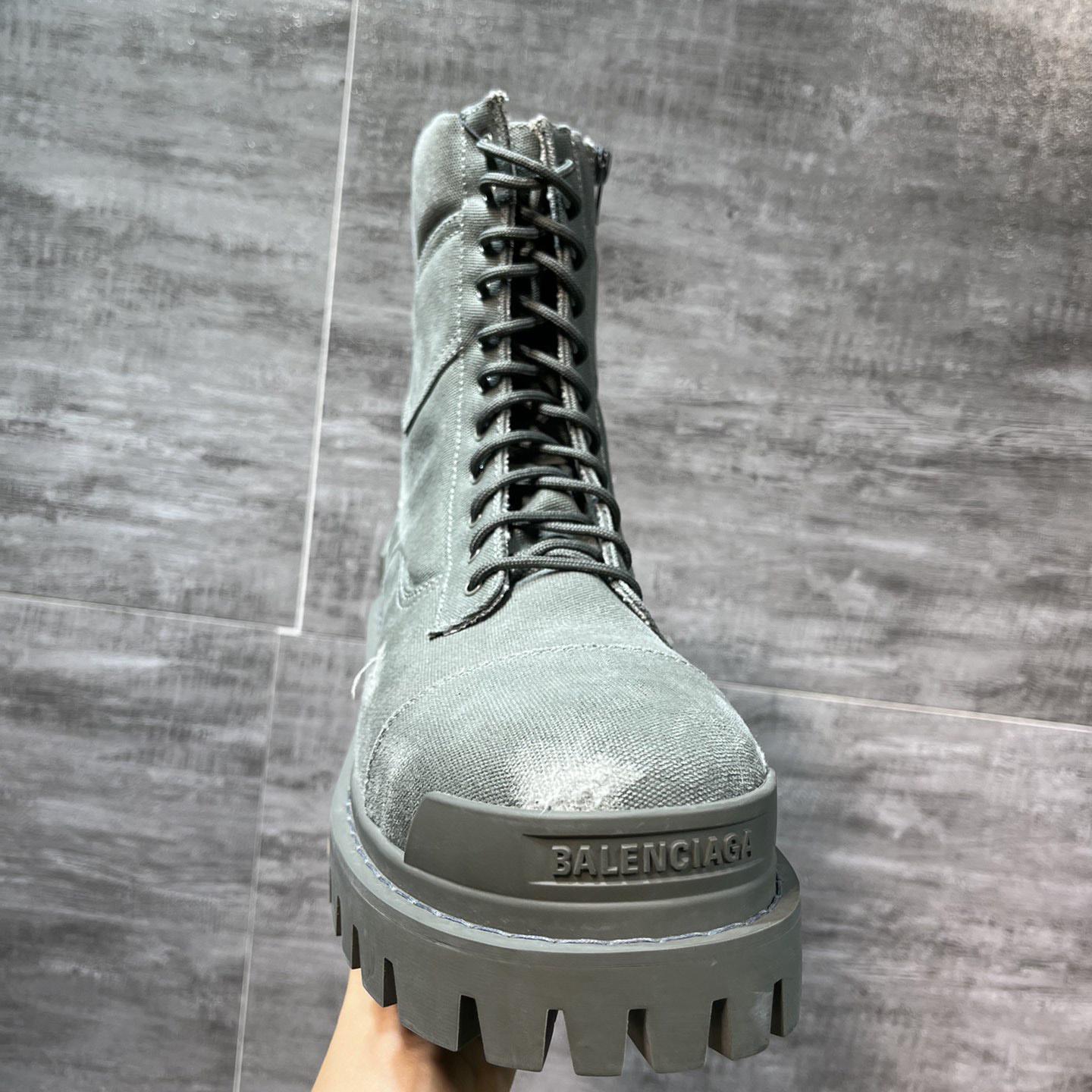 Balenciaga Men's Combat Strike 20mm Boot - PerfectKickZ